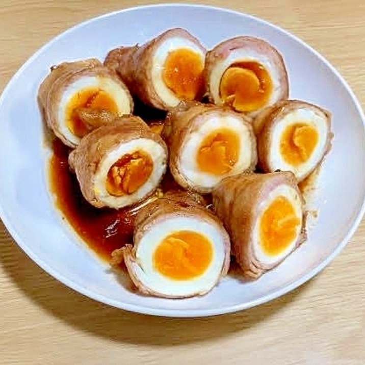 お酒やご飯によく合う!半熟卵の肉巻き